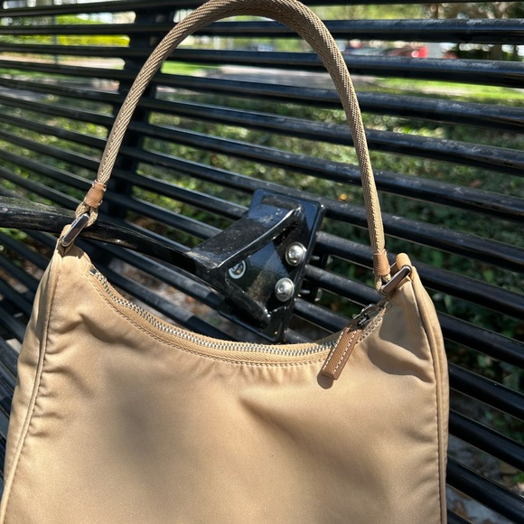SOLD Prada Tessuto Re-Edition Shoulder Bag Authentic Vintage SOLD - Picture 4 of 6